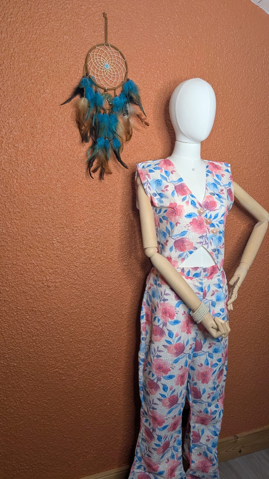 Haut femme motif floral sans manches – Image 4